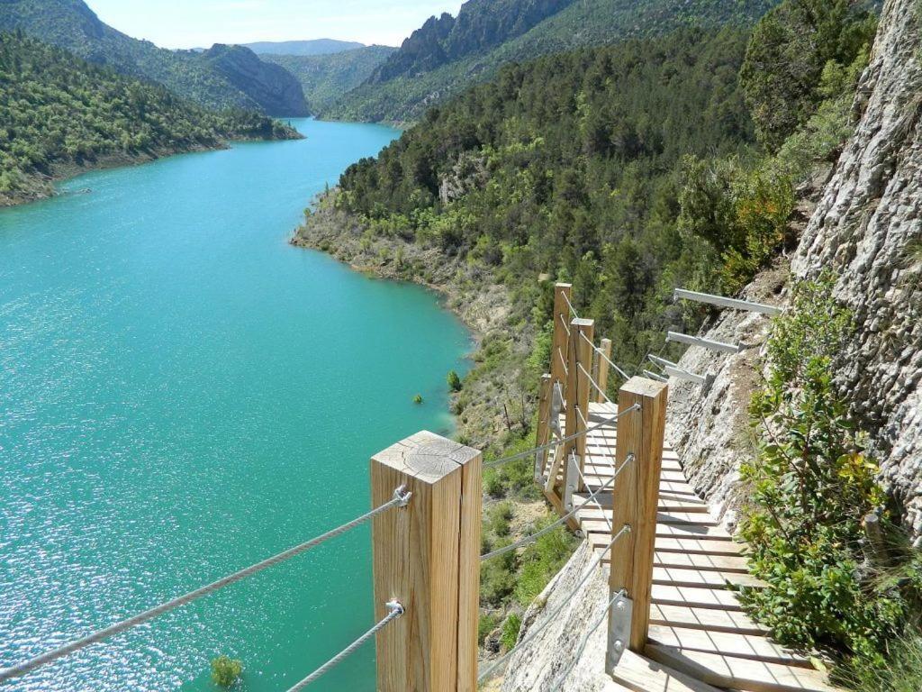 Alberg de Talarn Tremp Bagian luar foto